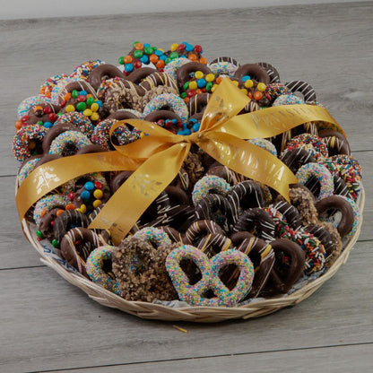 SPRING CHOCOLATE PRETZEL TRAY