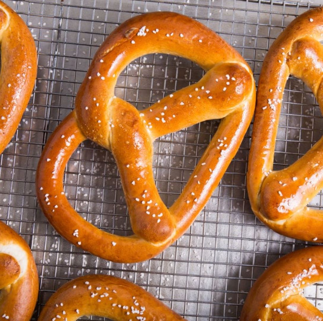 DUTCH COUNTRY SOFT PRETZELS, 2.5 OZ